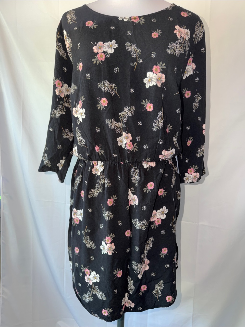 🛍️ H&M Floral Black Midi Dress